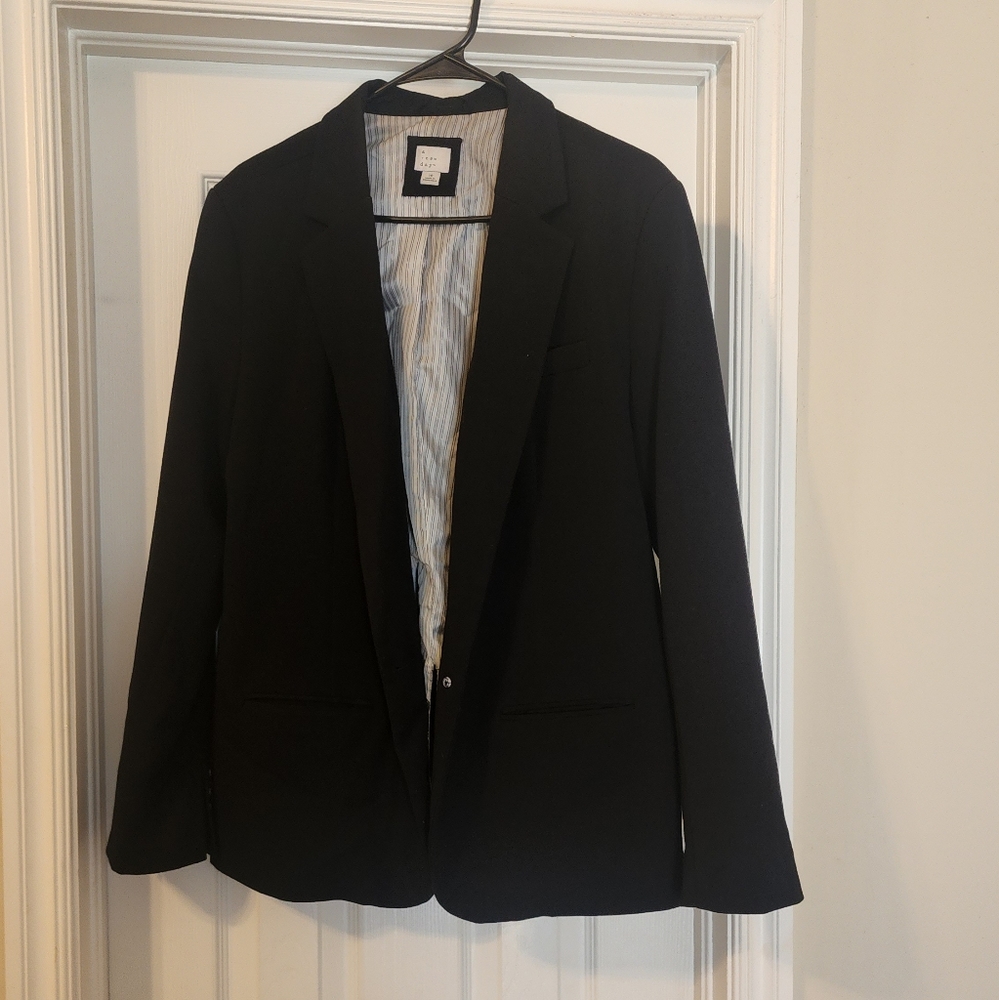 Black Single Breasted Blazer